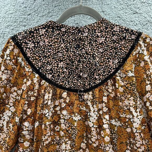 Hinge Small Long Sleeve Blouse Floral Print Buttons in Back Boho Peasant - Picture 8 of 10
